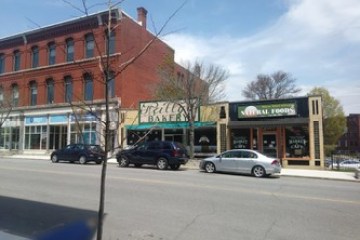 a car parked on the side of a building
