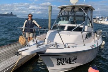 a small boat in a body of water